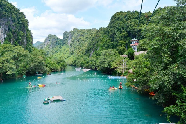 Nhiều điểm du lịch tại Phong Nha – Kẻ Bàng đón khách trở lại sau thời gian tạm nghỉ do mưa lũ - 1