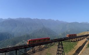 Hành trình kỳ thú với “bản sao” của Glacier Express tại Việt Nam