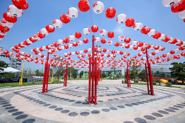 Vinhomes mở cửa Vườn Nhật “siêu to khổng lồ” - 5 Vinhomes mở cửa Vườn Nhật “siêu to khổng lồ” - 5