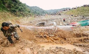 Đã mắt xem trình diễn xe địa hình ở Yên Bái