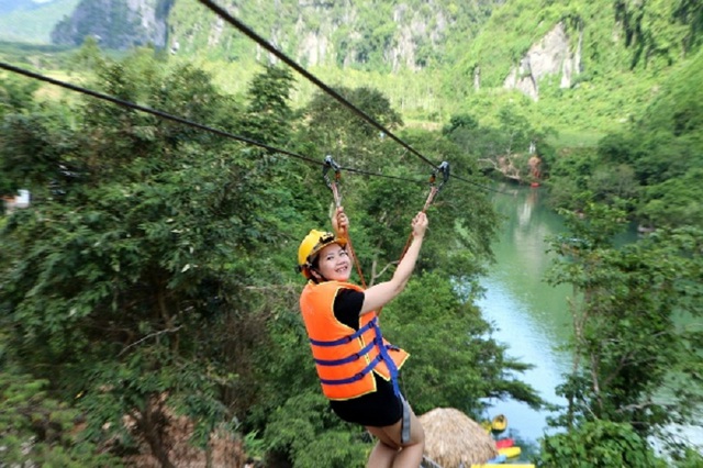 Đu dây mạo hiểm tại Sông Chày – Hang Tối