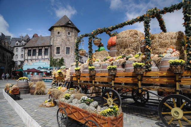 Kỷ niệm một năm Cầu Vàng, Sun World Ba Na Hills áp dụng giá vé ưu đãi chưa từng có - 4