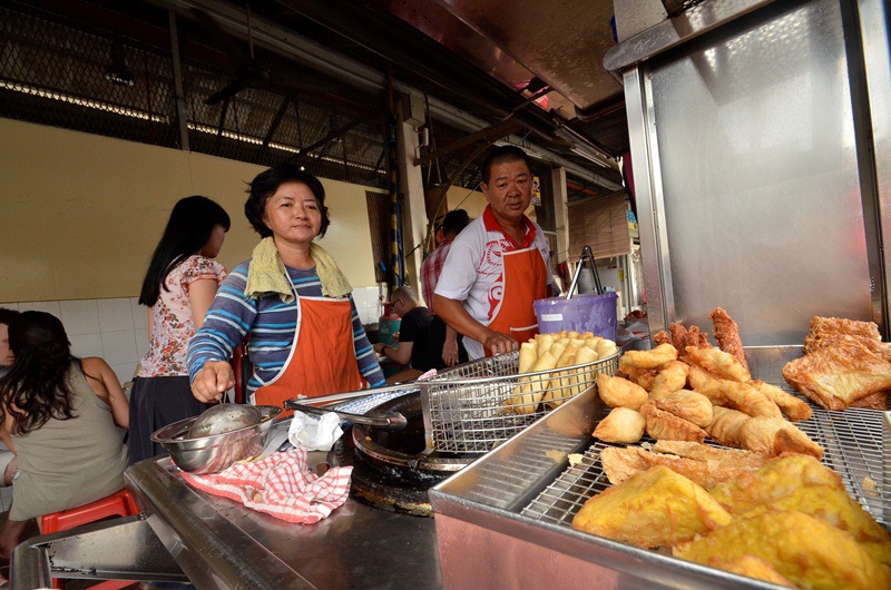 Bạn dám thử không khi mới nhìn qua tô bún như thế này… Nhưng nếu dạn miệng dùng thử , chắc chắn bạn sẽ bị cuốn hút vào tô bún cá này.