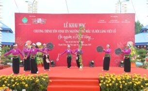 Độc đáo chương trình Tôn vinh tín ngưỡng thờ Mẫu và Hội làng Việt cổ