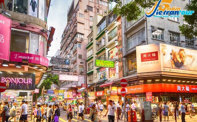 Tuyệt chiêu “săn” hàng hiệu giảm đến 70% ở Hong Kong