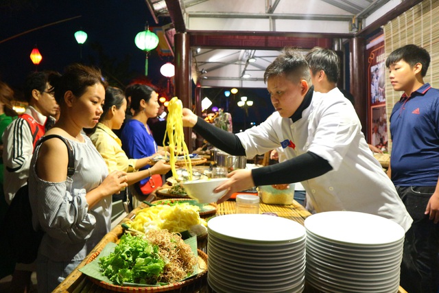 Lần đầu tiên tổ chức chợ ẩm thực di sản Hội An - 7
