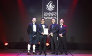 FLC lập cú “hat-trick” giải thưởng quốc tế