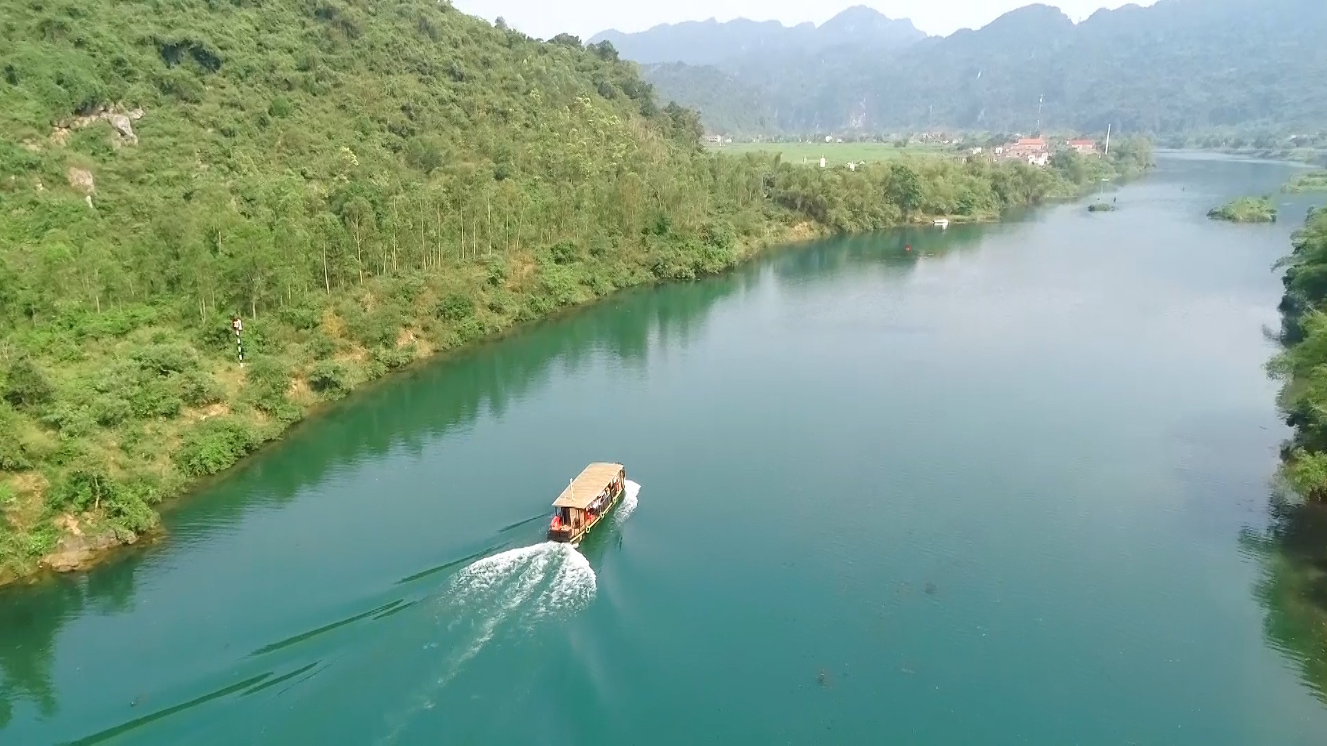 Trải nghiệm du thuyền giữa lòng di sản Phong Nha, tham quan các làng nghề - 1