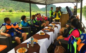 Trải nghiệm du thuyền giữa lòng di sản Phong Nha, tham quan các làng nghề