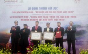 Sa Pa xác lập 2 kỷ lục trong ngày lên thị xã