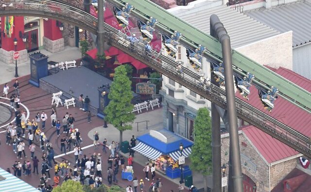 Tàu lượn gặp sự cố, hàng chục du khách bị treo ngược trên không trung suốt 2 tiếng