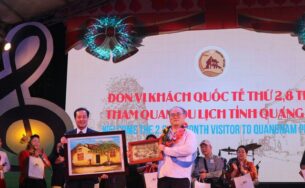 Hội An chào đón du khách quốc tế thứ 2,8 triệu trong đêm giao thừa