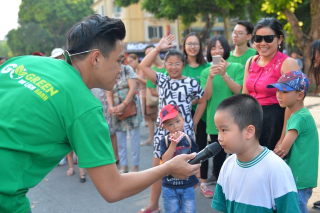 Go Green - Làn sóng “Du lịch xanh” đổ bộ phố đi bộ Hồ Gươm - 6