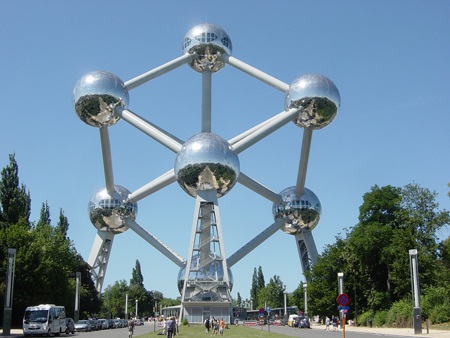 Tour khám phá trời tây, giá giảm cực “sốc” - 2 Điểm dừng chân đầu tiên là thủ đô Paris hoa lệ