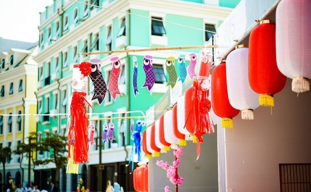 Hạ Long hút du khách cuối tuần nhờ lễ hội