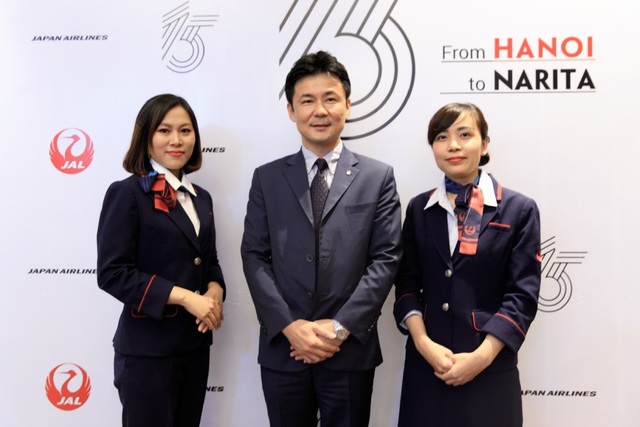 Lễ kỉ niệm được mô phỏng 1 chuyến bay với đủ các thành viên trong phi hành đoàn Japan Airlines.