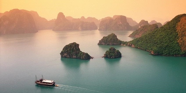 Tour Sài Gòn - Quảng Ninh qua sân bay Vân Đồn chỉ có 5 triệu đồng - 2