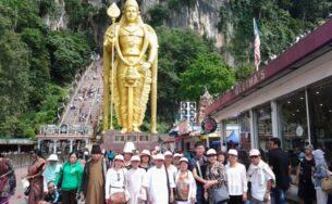 Khám phá những vùng đất phật giáo cùng Hành hương từ thiện Hoa sen