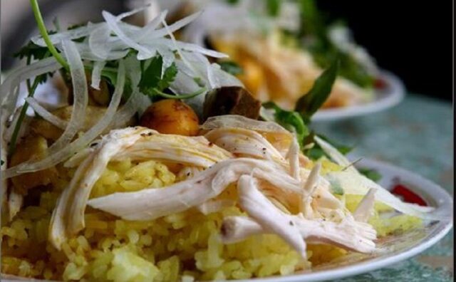 Cơm gà phố Hội