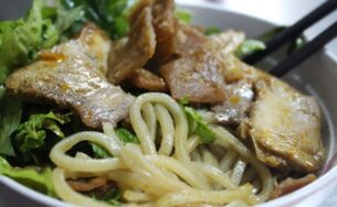 Muốn ăn Cao lầu thì về Phố Hội