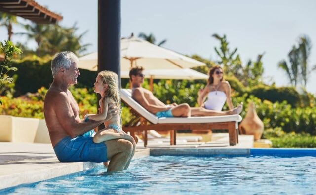 Gắn kết tình thân gia đình với bộ sưu tập kỳ nghỉ “Pa’s Collection”