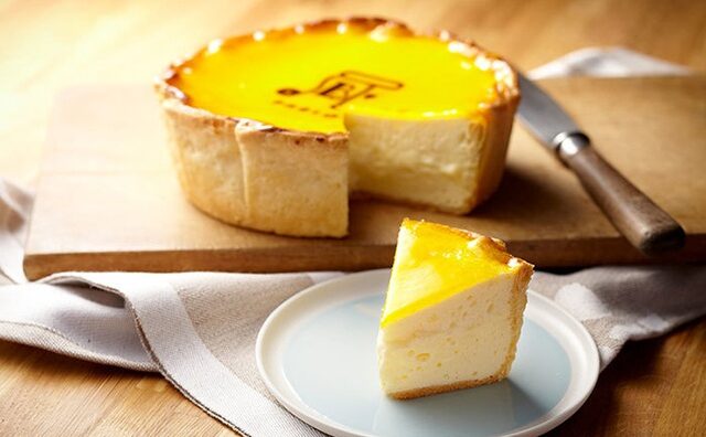 Khám phá cửa hàng bánh Cheese Tart lừng danh Nhật Bản trên đất Sài Thành