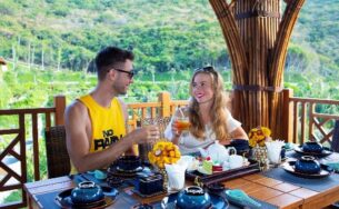 Trải nghiệm tắm bùn khoáng độc đáo trên đảo Hòn Tằm xinh đẹp