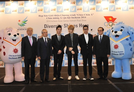 Nhóm JYJ quảng bá Asiad 2014 tại Việt Nam