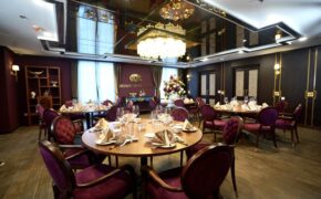 Một Hồng Kông thu nhỏ trong không gian nhà hàng Hong Hua Ting