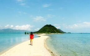 Du lịch Nha Trang không thể bỏ qua con đường giữa biển trên đảo Điệp Sơn