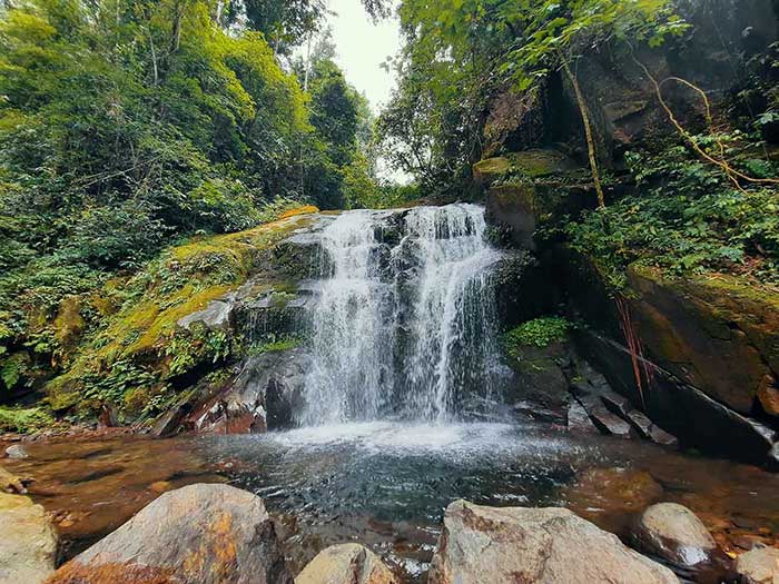 Suối Cửa Tử bắt nguồn từ dãy núi Tam Đảo, thuộc địa bàn xã Hoàng Nông, huyện Đại Từ, cách trung tâm TP Thái Nguyên chừng 50km